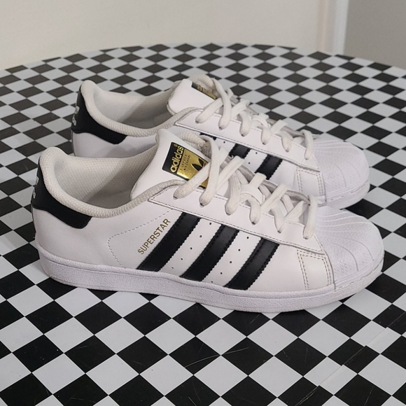 Adidas Original woman's superstart casual sneakers - Picture 2 of 8